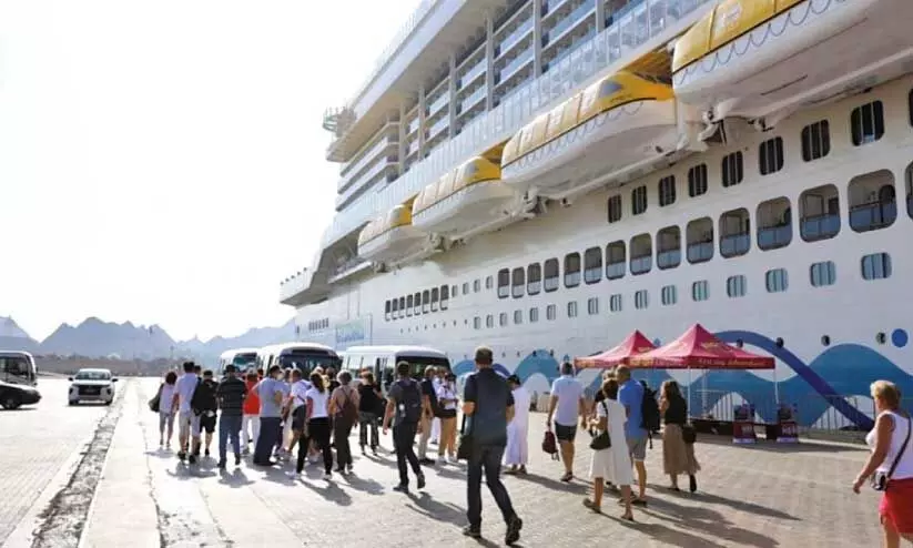 ഐഡ കോസ്മ സുൽത്താൻ ഖാബൂസ് തുറമുഖത്തെത്തി ഐഡ കോസ്മ സുൽത്താൻ ഖാബൂസ് തുറമുഖത്തെത്തി