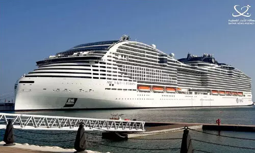 കാണികൾക്ക് വിരുന്നായി കടൽകൊട്ടാരം