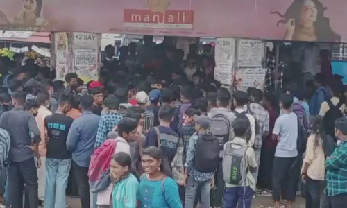 ആറ്റിങ്ങൽ ബസ് സ്റ്റാന്‍ഡില്‍ വിദ്യാർഥികളുടെ കൂട്ടത്തല്ല്