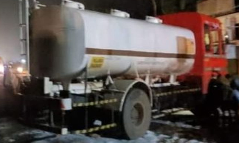 വടകര കൈനാട്ടിയിൽ ടാങ്കർ ലോറി അപകടം വടകര കൈനാട്ടിയിൽ ടാങ്കർ ലോറി അപകടം