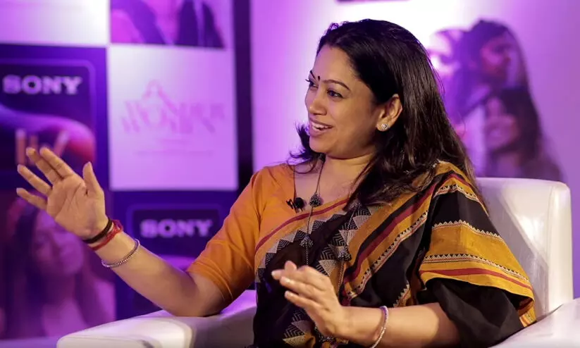 റിവ്യൂ ചെയ്യുന്നവർ സിനിമ എന്താണെന്ന് മനസ്സിലാക്കിയിട്ട് സംസാരിക്കണം -അഞ്ജലി മേനോൻ