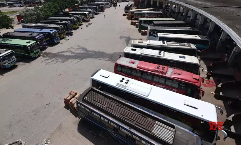 ബസുകൾ പാർക്ക് ചെയ്യാൻ സ്ഥലം കണ്ടെത്താൻ നഗരസഭക്ക് ചുമതല ബസുകൾ പാർക്ക് ചെയ്യാൻ സ്ഥലം കണ്ടെത്താൻ നഗരസഭക്ക് ചുമതല