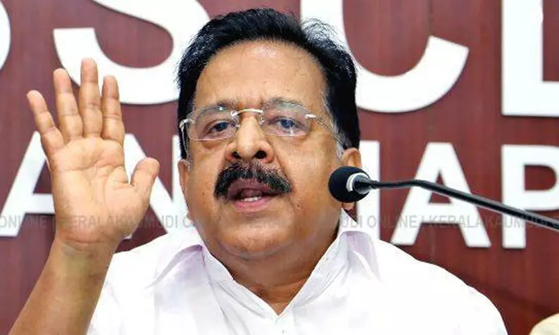 കത്തുകൾ സി.പി.എം നെ തിരിഞ്ഞ് കുത്തുന്നുവെന്ന് രമേശ് ചെന്നിത്തല കത്തുകൾ സി.പി.എം നെ തിരിഞ്ഞ് കുത്തുന്നുവെന്ന് രമേശ് ചെന്നിത്തല