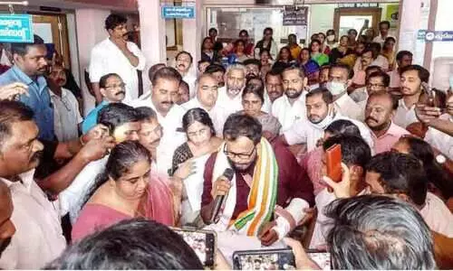 ബൈജുവി​െ ൻറ സത്യപ്രതിജ്ഞ സ്ട്രച്ചറിലിരുന്ന്