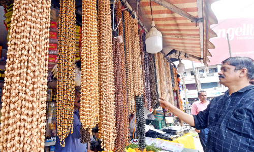 കുളിര് കുറവാണെങ്കിലും വൃശ്ചികം നാളെ തുടങ്ങും