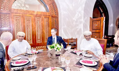 ജർമൻ ഫുട്ബാൾ അധികൃതർക്ക് റോയല് ഓപറ ഹൗസില് സ്നേഹവിരുന്ന് ജർമൻ ഫുട്ബാൾ അധികൃതർക്ക് റോയല് ഓപറ ഹൗസില് സ്നേഹവിരുന്ന്