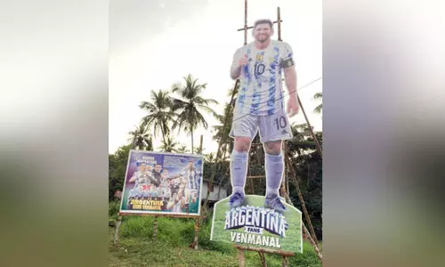 കൂറ്റൻ കട്ടൗട്ടുകളൊരുക്കി വെൺമണൽ ലോകകപ്പിനെ കാത്തിരിക്കുന്നു