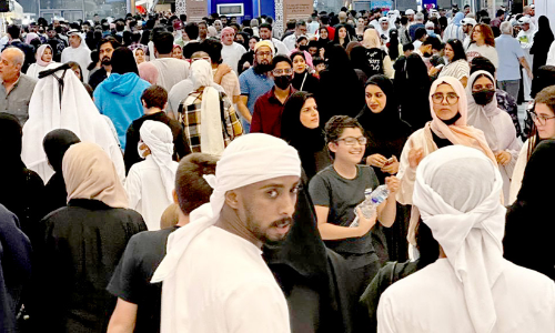 ഷാ​ർ​ജ പു​സ്ത​കോ​ത്സ​വ​ത്തി​ലെ​ത്തി​യ​ത്​ 21 ല​ക്ഷം സ​ന്ദ​ർ​ശ​ക​ർ