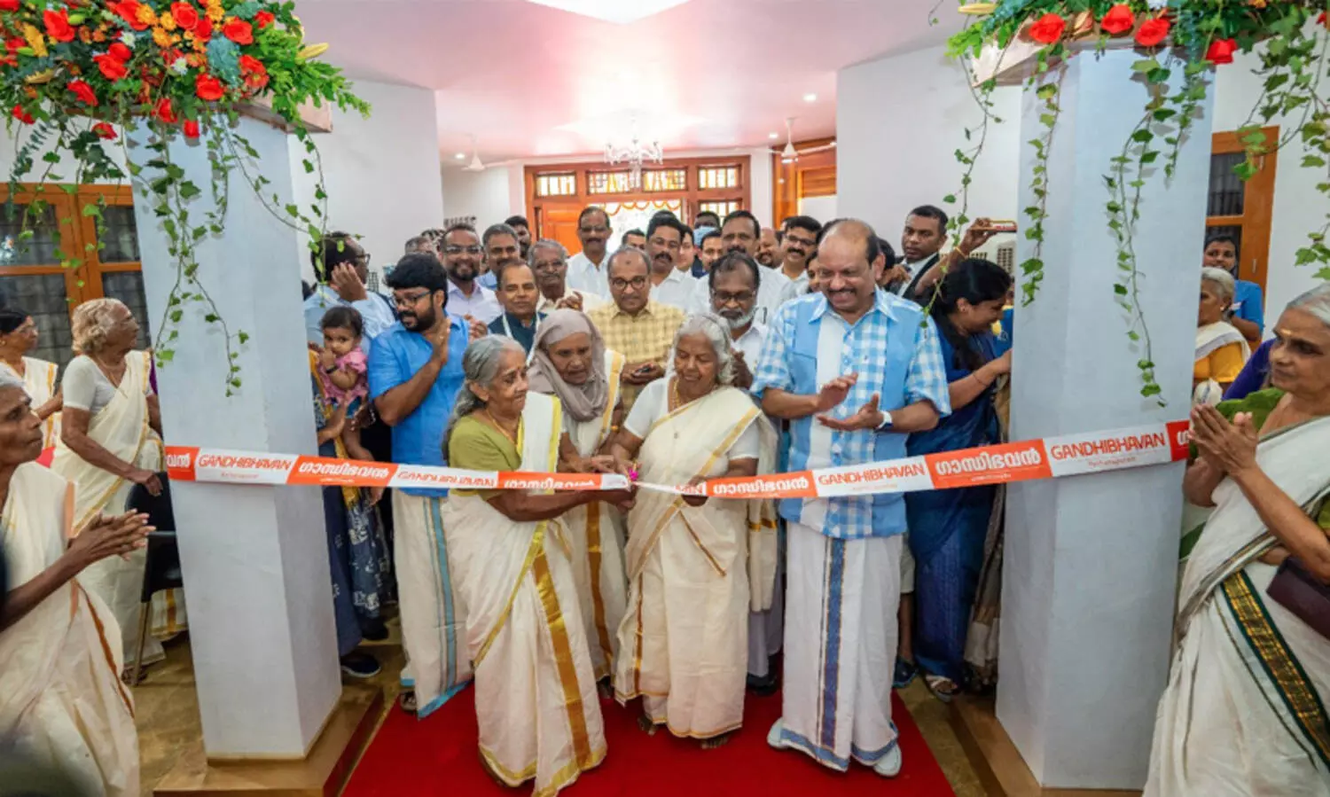 ഗാന്ധിഭവനിലെ അമ്മമാര്‍ക്കായി ലുലു ഗ്രൂപ്പ് ചെയര്‍മാന്‍ എം.എ.യൂസഫലി നിര്‍മ്മിച്ച ബഹുനില മന്ദിരം