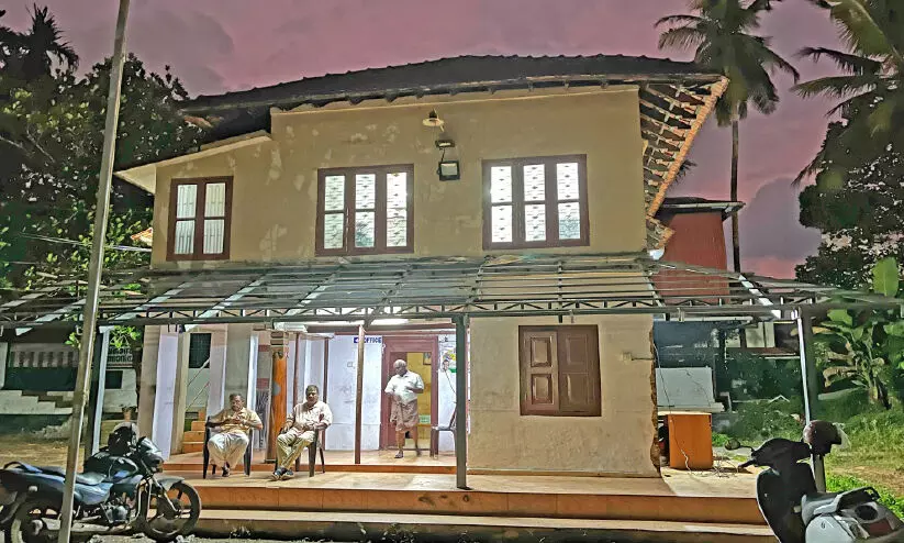 കോൺഗ്രസിന് പൊളി ഓഫിസ് വരുന്നു കോൺഗ്രസിന് പൊളി ഓഫിസ് വരുന്നു