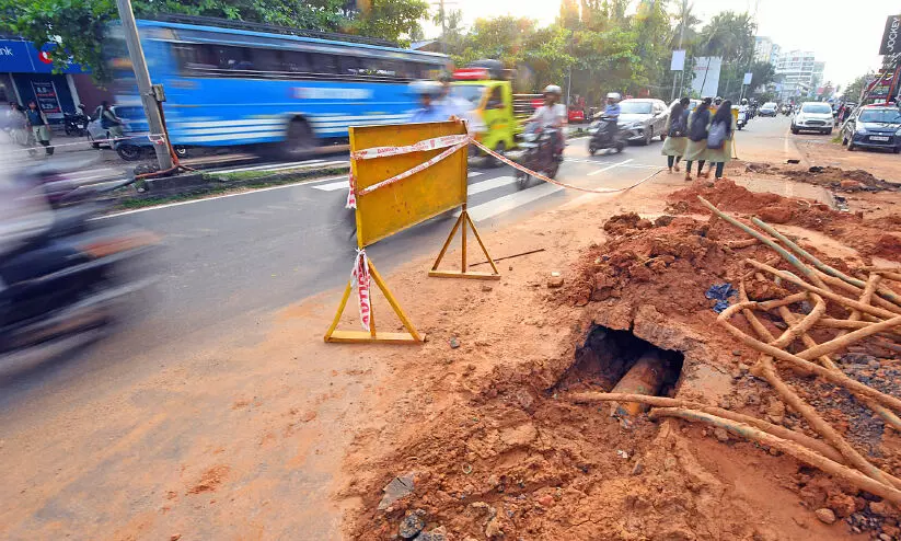 സിറ്റി ഗ്യാസ് പദ്ധതി; മെഡി. കോളജ് റൂട്ടിലെ പൈപ്പിടൽ വേഗത്തിലാക്കണമെന്ന് ആവശ്യം സിറ്റി ഗ്യാസ് പദ്ധതി; മെഡി. കോളജ് റൂട്ടിലെ പൈപ്പിടൽ വേഗത്തിലാക്കണമെന്ന് ആവശ്യം