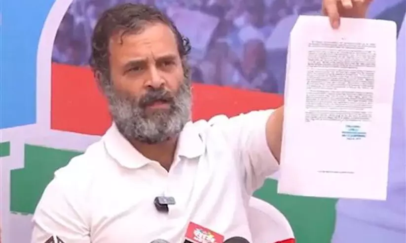 സവർക്കർ ബ്രിട്ടീഷുകാരെ സഹായിച്ചു; തെളിവിന് കത്തുമായി രാഹുൽ ഗാന്ധി