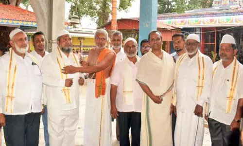 കോയമ്പത്തൂർ കുളം കലക്കുന്നവരും ചേർത്തുപിടിക്കുന്നവരും