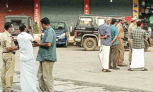 പുലാമന്തോൾ ബസ് സ്റ്റാൻഡ്​ ആ​ർ.​ടി.​ഒ അധികൃതർ സന്ദർശിച്ചു