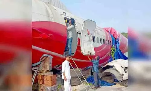 കരിപ്പൂർ അപകടം: വിമാനം പുതിയ സ്ഥലത്തേക്ക് മാറ്റാൻ നടപടി തുടങ്ങി