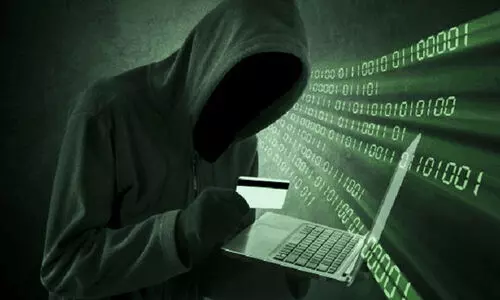 ഓൺലൈൻ പണം തട്ടിപ്പ്: രണ്ടുപേർ പിടിയിൽ ഓൺലൈൻ പണം തട്ടിപ്പ്: രണ്ടുപേർ പിടിയിൽ