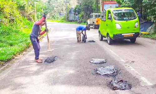 നടതുറന്നിട്ടും കുഴിയടച്ച്​ പൊതുമരാമത്ത്