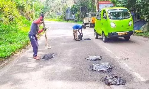 നടതുറന്നിട്ടും കുഴിയടച്ച്​ പൊതുമരാമത്ത്