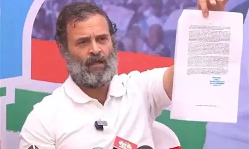 സവർക്കർ ബ്രിട്ടീഷുകാരെ സഹായിച്ചു; തെളിവിന് കത്തുമായി രാഹുൽ ഗാന്ധി