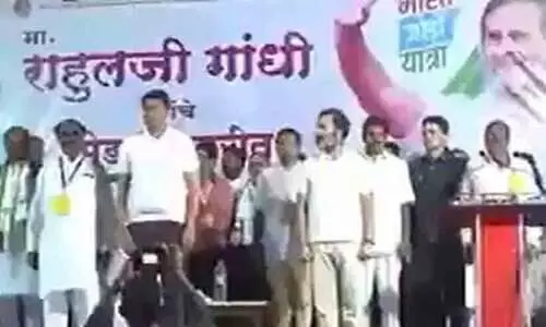 rahul gandhi on stage