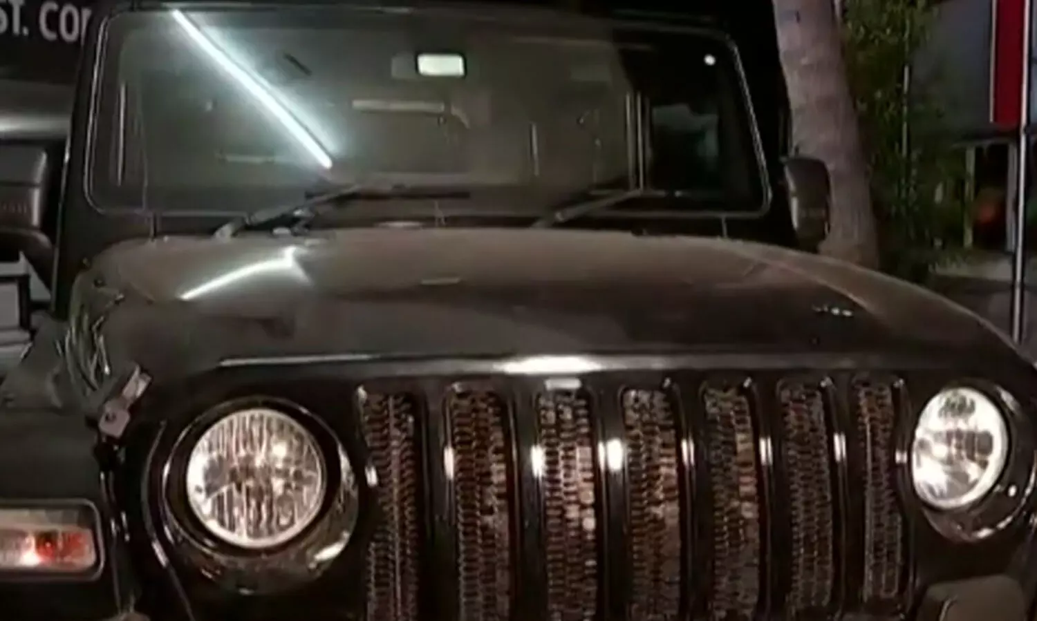 കൊച്ചിയിൽ മോഡലിനെ ഓടുന്ന കാറിൽ കൂട്ടബലാത്സംഗത്തിനിരയാക്കി