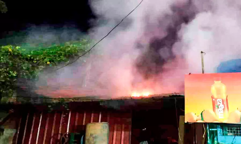 Fire breaks out at shops in Erumeli Fire breaks out at shops in Erumeli