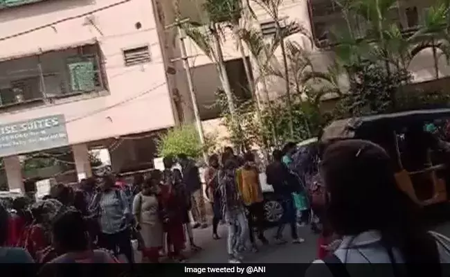 കോളജ് ലാബിൽ നിന്ന് രാസവാതകം ചോർന്നു; 25 വിദ്യാർഥികൾ തലചുറ്റിവീണു