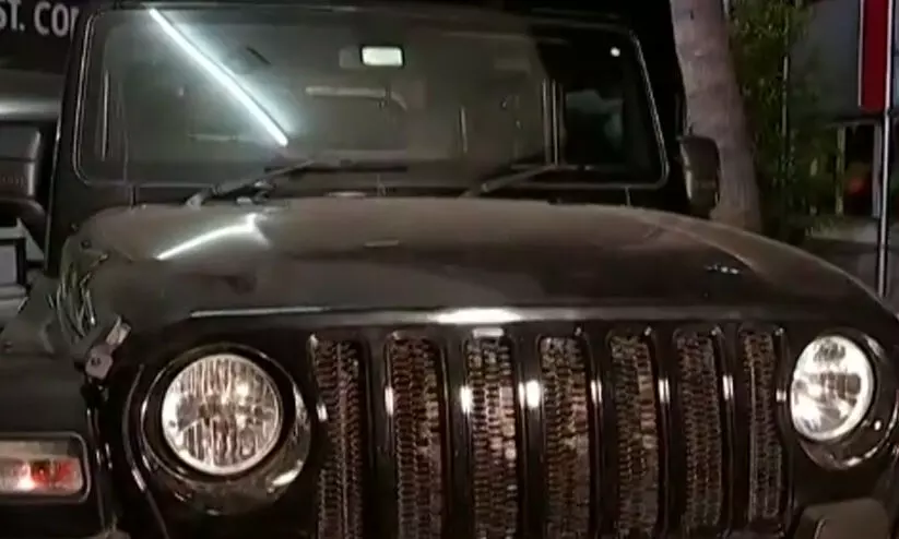 കൊച്ചിയിൽ മോഡലിനെ ഓടുന്ന കാറിൽ കൂട്ടബലാത്സംഗത്തിനിരയാക്കി കൊച്ചിയിൽ മോഡലിനെ ഓടുന്ന കാറിൽ കൂട്ടബലാത്സംഗത്തിനിരയാക്കി