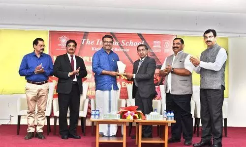 മ​ന്ത്രി എം.​ബി. രാ​ജേ​ഷ് ഇ​ന്ത്യ​ൻ സ്‌​കൂ​ൾ സ​ന്ദ​ർ​ശി​ച്ചു