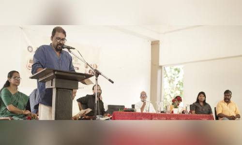 വാര്‍ത്തകള്‍ വായിക്കുന്നത്...ഗൃഹാതുര റേഡിയോ ശബ്ദങ്ങൾ പുനർജനിച്ചു