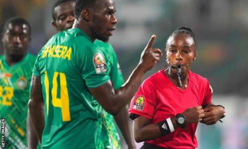 ഖത്തറിൽ വിസിൽ മുഴക്കാൻ സലീമയുമുണ്ടാകും