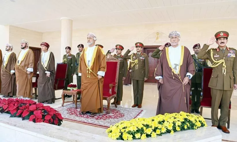 സൈനിക പരേഡിൽ സുൽത്താൻ സല്യൂട്ട്​ സ്വീകരിച്ചു