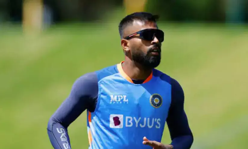 ഹാർദിക് പാണ്ഡ്യയെ ആർക്കാണ് ക്യാപ്റ്റനായി ചിന്തിക്കാനാവുക; വിമർശനവുമായി മുൻ പാക് താരം