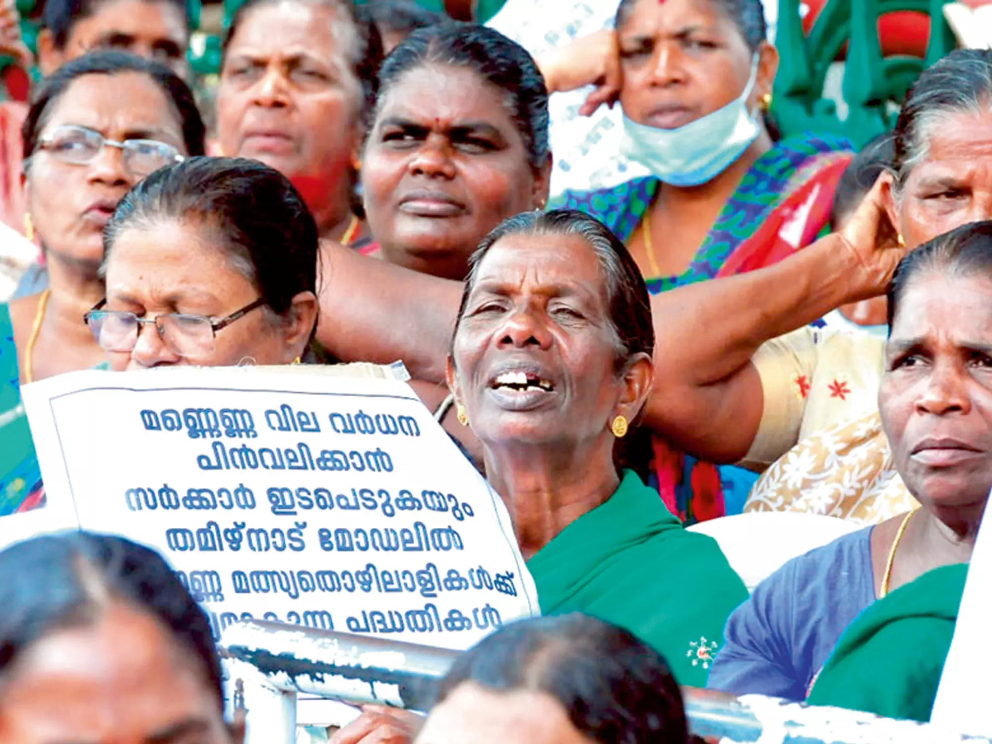 വിഴിഞ്ഞം പദ്ധതിക്കെതിരായ പ്രതിഷേധങ്ങളിലൊന്ന് വിഴിഞ്ഞം പദ്ധതിക്കെതിരായ പ്രതിഷേധങ്ങളിലൊന്ന്