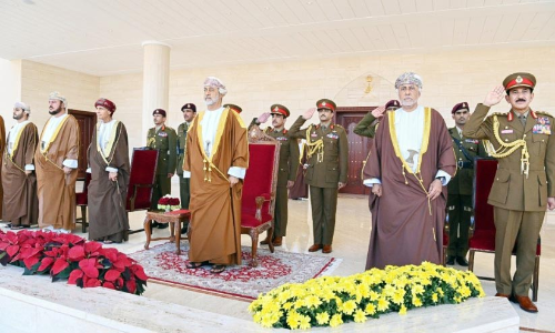 സൈനിക പരേഡിൽ സുൽത്താൻ സല്യൂട്ട്​ സ്വീകരിച്ചു