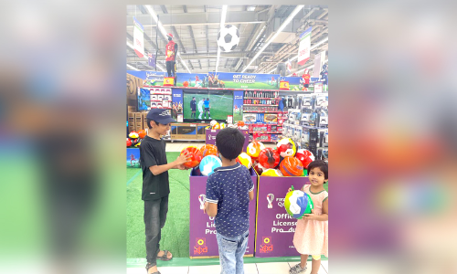 ലോകകപ്പ്​ വിപണി സജീവം; പതാകക്കും ജഴ്​സിക്കും ആളേറെ