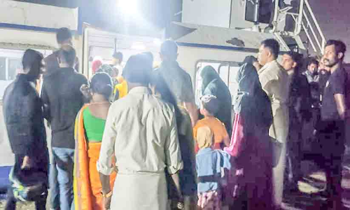 റോ സർവിസ് പൂർണമായും നിലച്ചു; രണ്ടാമത്തെ ജങ്കാറും തകരാറിൽ റോ സർവിസ് പൂർണമായും നിലച്ചു; രണ്ടാമത്തെ ജങ്കാറും തകരാറിൽ