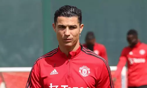 ക്രിസ്റ്റ്യാനോ റൊണാൾഡോക്കെതിരെ യുനൈറ്റഡ് നിയമനടപടിക്ക്; ലോകകപ്പിന് ശേഷം പരിശീലനത്തിന് വരേണ്ടെന്നും ക്ലബ്