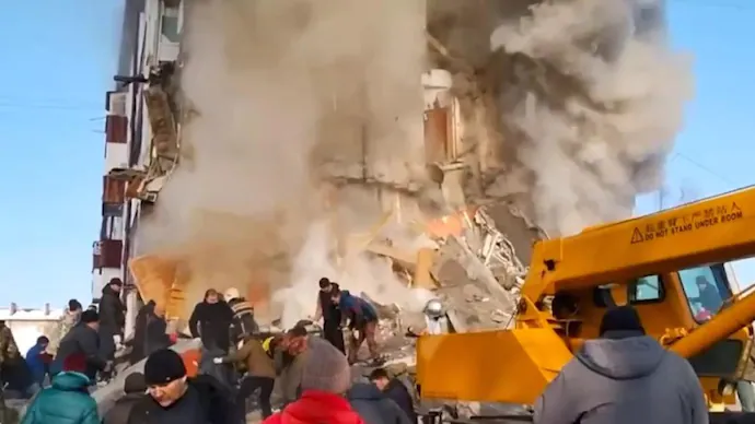 Apartment collapse kills nine in Russia