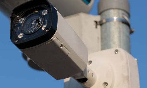 കേടായ നിരീക്ഷണ ക്യാമറകൾ പ്രവർത്തനക്ഷമമാക്കാൻ നടപടിയെടുക്കണമെന്ന് മുഖ്യമന്ത്രി