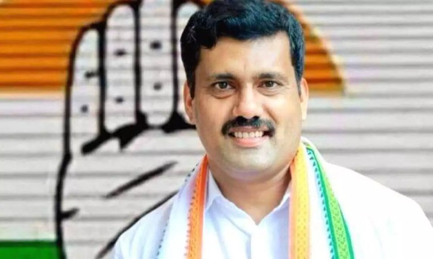 സംഘപരിവാറിനെതിരായ പരിപാടിയിൽ പങ്കെടുക്കേണ്ടത് തന്റെ ഉത്തരവാദിത്തം; വിവാദത്തിൽ തരൂരിനൊപ്പമെന്ന് വ്യക്തമാക്കി റിജിൽ മാക്കുറ്റി