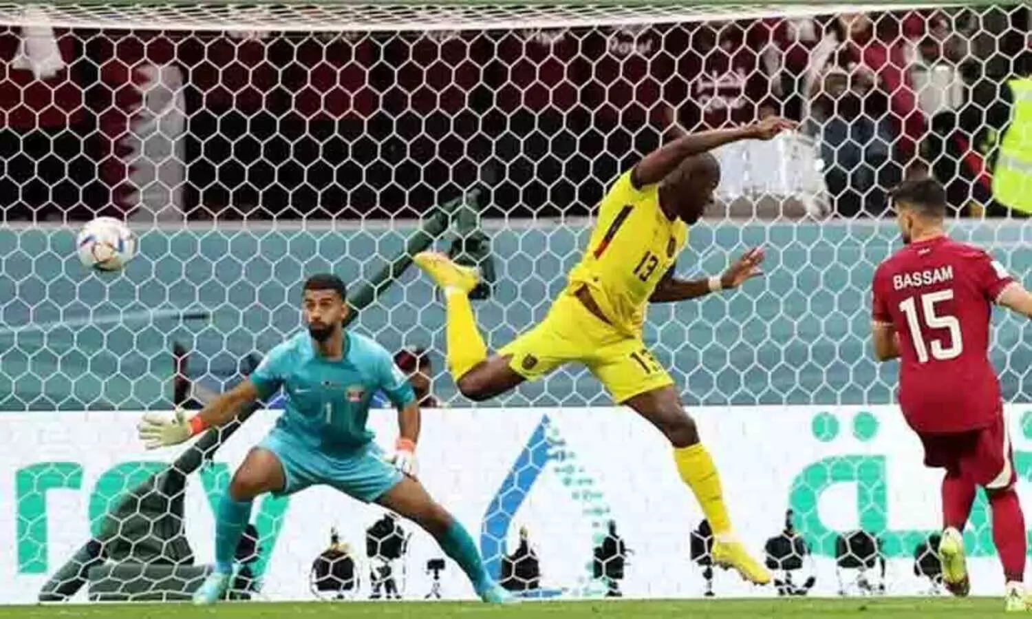 വലകുലുക്കി വലൻസിയ; ഖത്തർ രണ്ട് ഗോളിന് പിറകിൽ