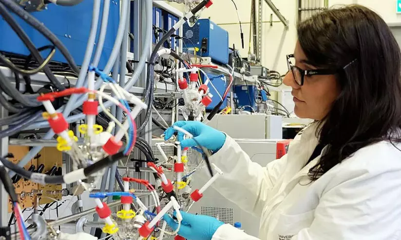 ഉടനെത്തും  തീ പിടിക്കാത്ത ബാറ്ററി