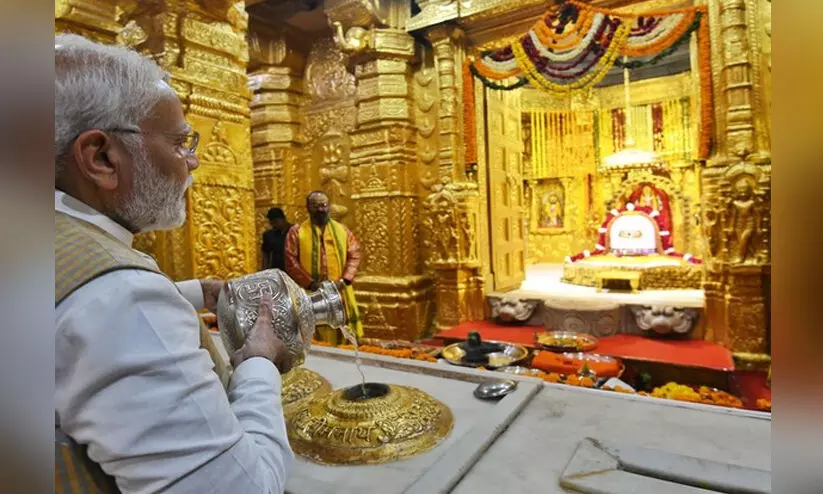 ഗുജറാത്ത് തെരഞ്ഞെടുപ്പ്: സോമനാഥ ക്ഷേത്രം സന്ദർശിച്ച് പ്രധാനമന്ത്രി നരേന്ദ്ര മോദി