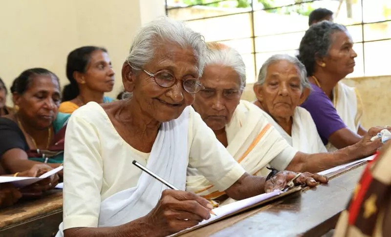 അക്ഷരശ്രീ പ്രവേശനോത്സവവും പരിശീലന ക്ലാസും മന്ത്രി ആന്റണി രാജു ഉദ്ഘാടനം ചെയ്തു അക്ഷരശ്രീ പ്രവേശനോത്സവവും പരിശീലന ക്ലാസും മന്ത്രി ആന്റണി രാജു ഉദ്ഘാടനം ചെയ്തു
