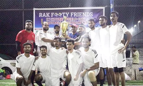 ആ​വേ​ശ​മാ​യി മ​ല​യാ​ണ്മ​യു​ടെ ഫു​ട്​​ബാ​ൾ; ക​പ്പു​യ​ര്‍ത്തി ജ​ര്‍മ​നി