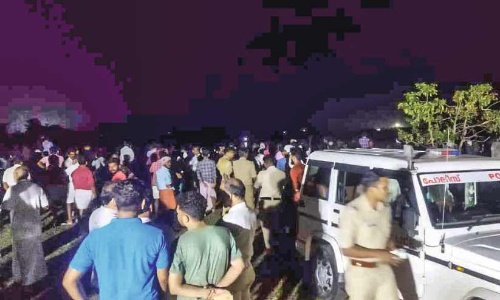 Two sisters died in Purathur when the canoe they were traveling in capsized