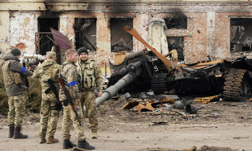 ലോകമേ...ഞങ്ങൾ തിരിച്ചുവരും