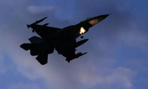 സി​റി​യ​യി​ൽ വ്യോ​മാ​ക്ര​മ​ണം ന​ട​ത്തി തു​ർ​ക്കി​യ