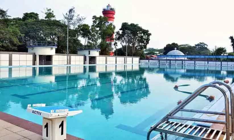 നീ​ന്ത​ൽ​ക്കു​ളം